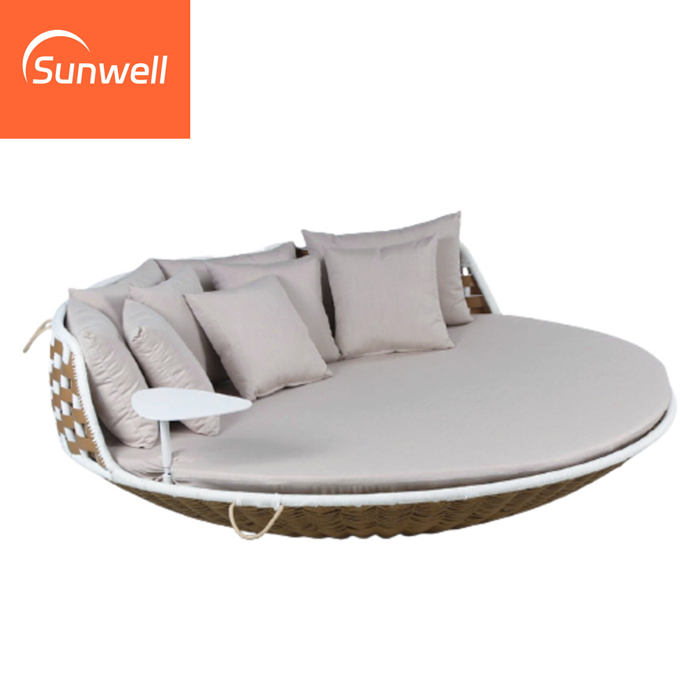 New Outdoor Rattan Daybed Swin - Outdoor Daybed Furniture ulasan dan harga